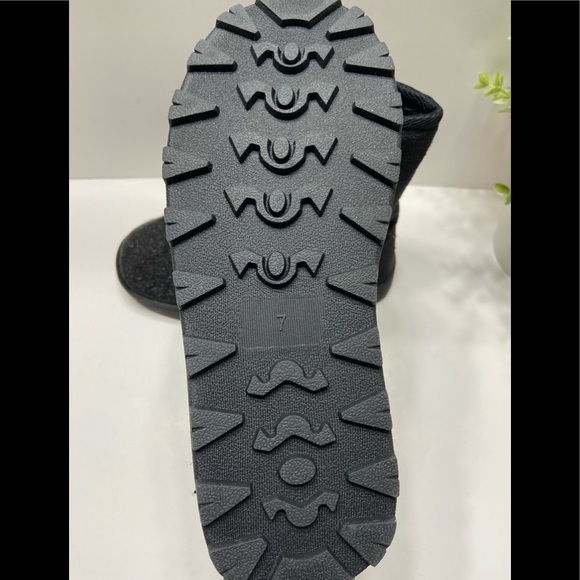 NEW Sasha Taylor Women’s Slip On Rhinestone Faux Fur Boots Black 7, 8 - Picture 9 of 9